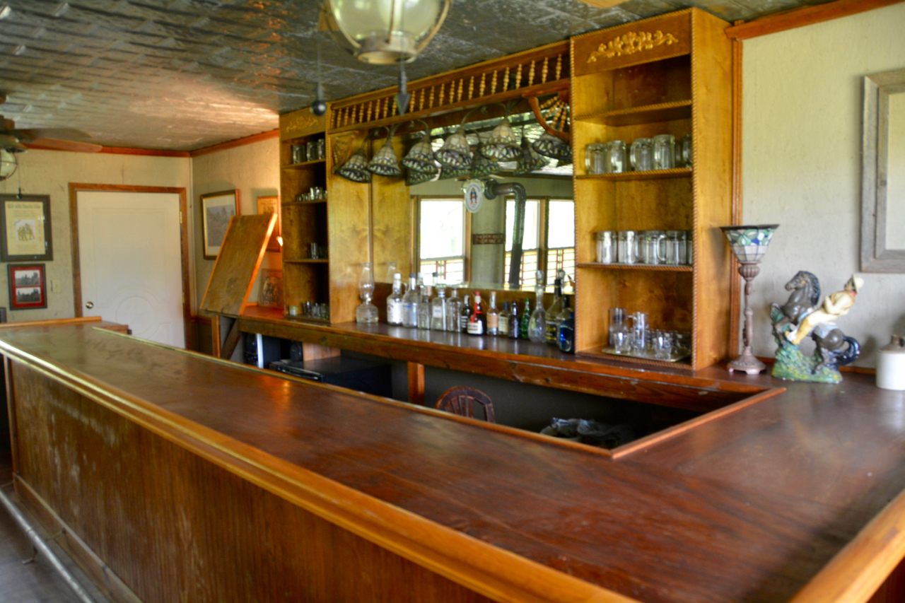 4. Saloon Bar